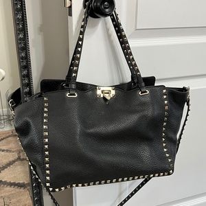 Valentino Garavani Medium Grainy Calfskin Rockstud Tote